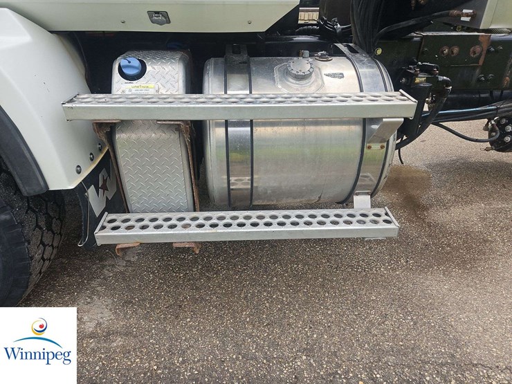 2014-western-star-4700-image-19