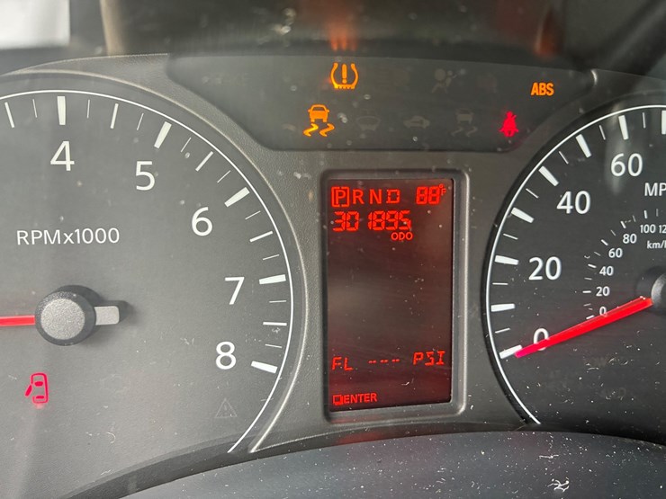 2021-nissan-nv2500-image-9