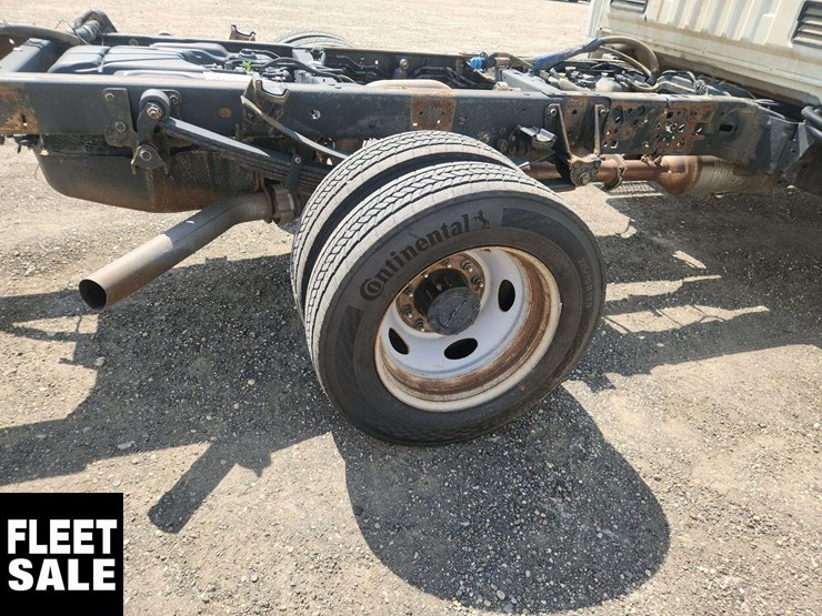 2022-ford-f550-image-13