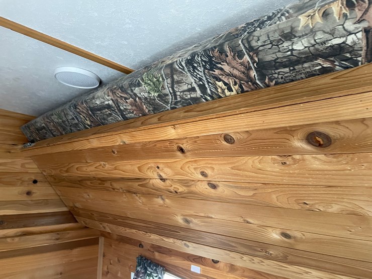 #5815-•-2012-ice-castle-ml-edition-ice-house/camper-(sells-with-paperwork-to-obtain-title)-image-24