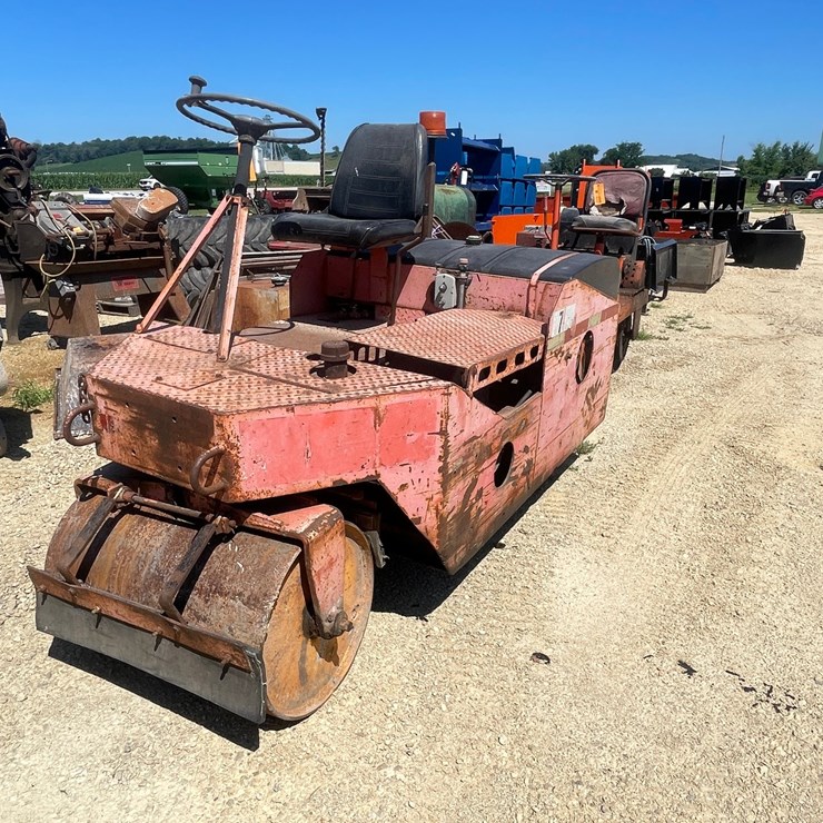 #2077 • Road Roller