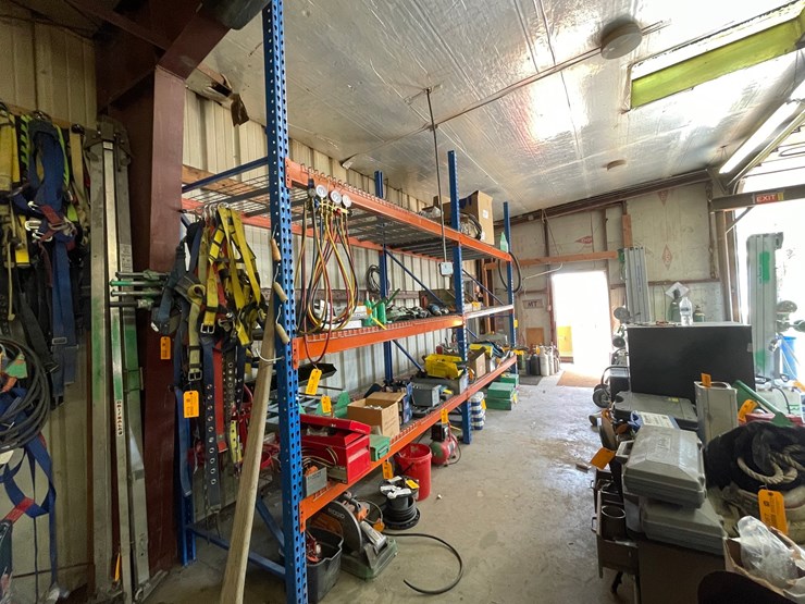 #4051-•-(2)-sections-of-pallet-racking-image-2