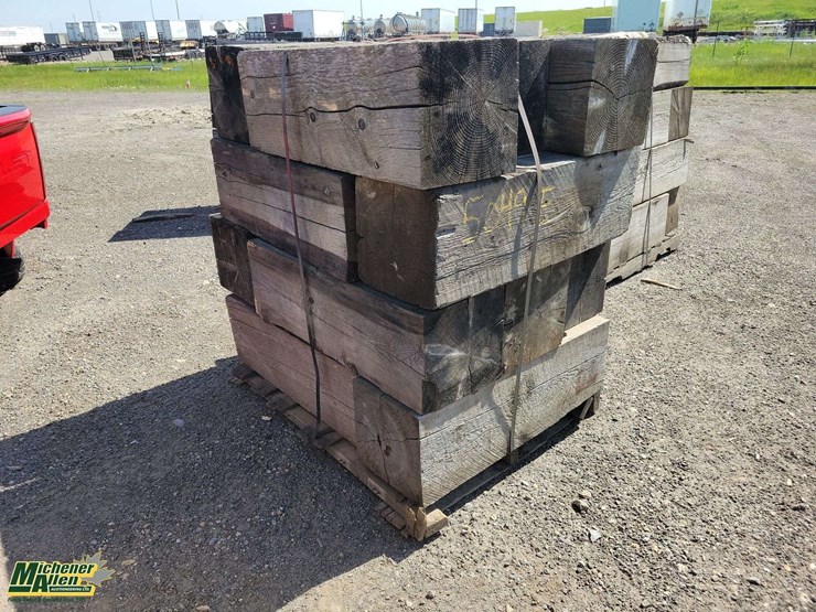 pallet-of-lumber-blocks-(36"x12"x12")-image-4