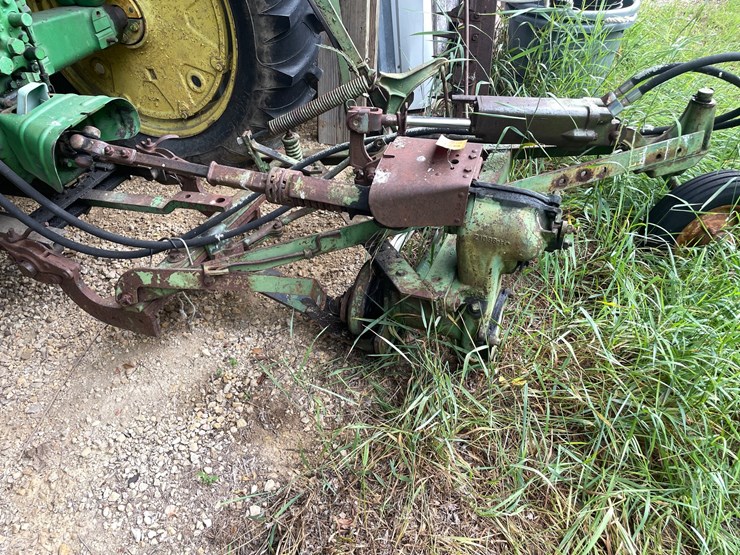 john-deere-7-image-1