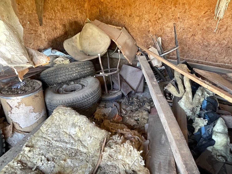 #3228-•-contents-of-shed-image-13