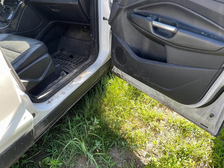 2014-ford-escape-titanium-image-54