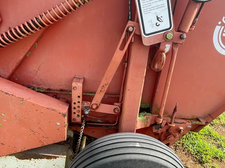 hesston-5500-image-12