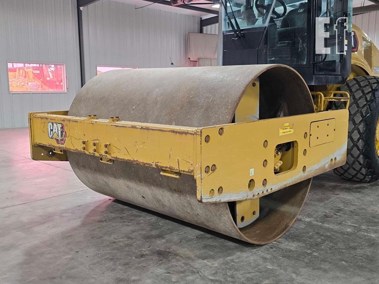 2022-caterpillar-cs56b-image-9