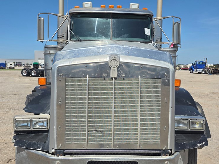 2012-kenworth-t800-image-2