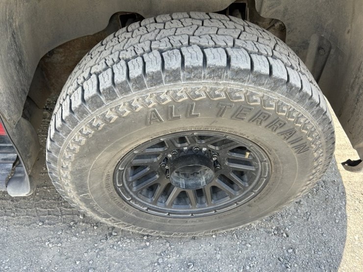 2010-chevrolet-silverado-2500-image-13