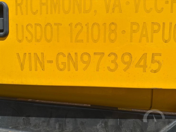 volvo-vnl64t300-image-25