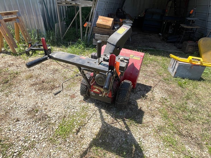 #3321-•-estate-28"-snow-blower-image-6
