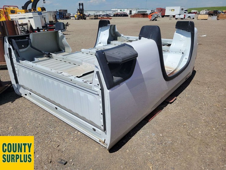 white-pick-up-truck-bed-image-1