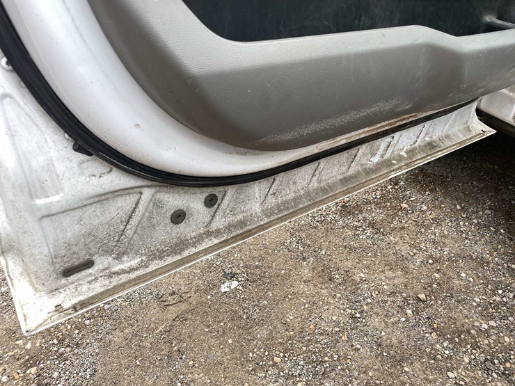 2017-ford-f150-xl-image-43