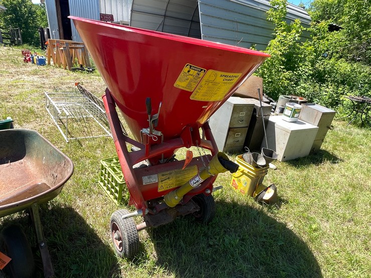 #3307-•-king-kutter-500-spreader-image-2