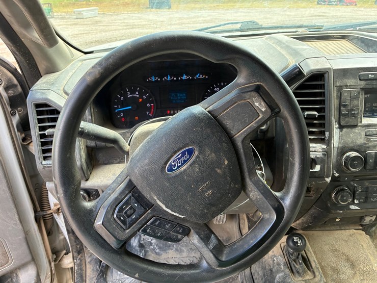 2017-ford-f250-xl-image-10