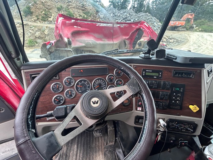 2016-western-star-4700-image-39