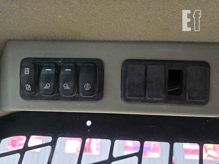 2022-caterpillar-259d3-image-20