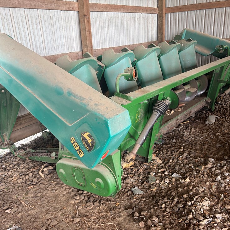 JOHN DEERE 693