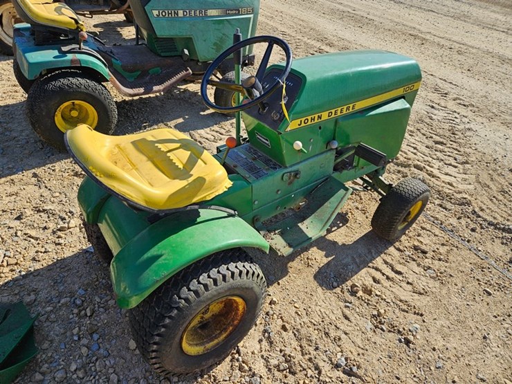 john-deere-100-image-5
