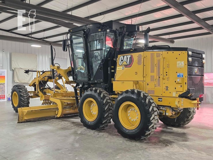 2021-caterpillar-120-image-4
