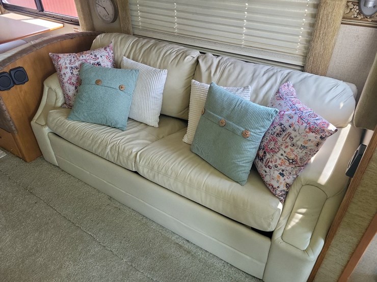 2003-fleetwood-bounder-39z-class-a-motorhome-on-freightliner-chassis-image-43