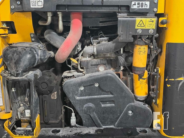 2021-jcb-3ts-8t-image-21