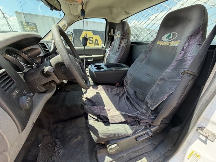 2007-chevrolet-silverado-2500-image-26