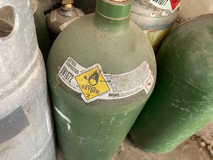 #4054-•-assorted-air-tanks-image-4