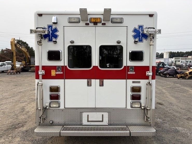 2002-international-durastar-4400-image-5