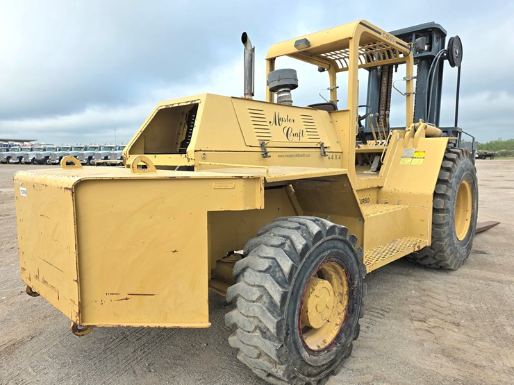 2013-caterpillar-c4.4-image-5
