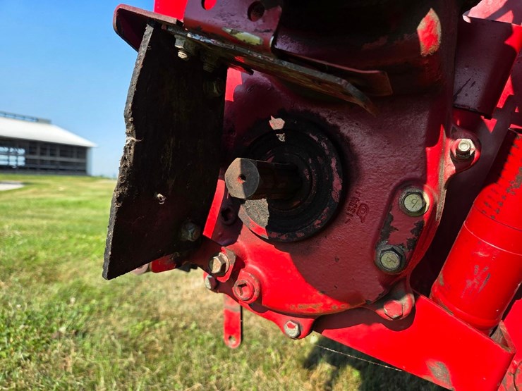 cih-2388-axial-flow-combine-image-11