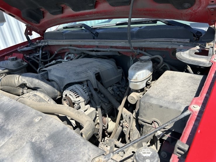 2010-chevrolet-silverado-2500-image-35