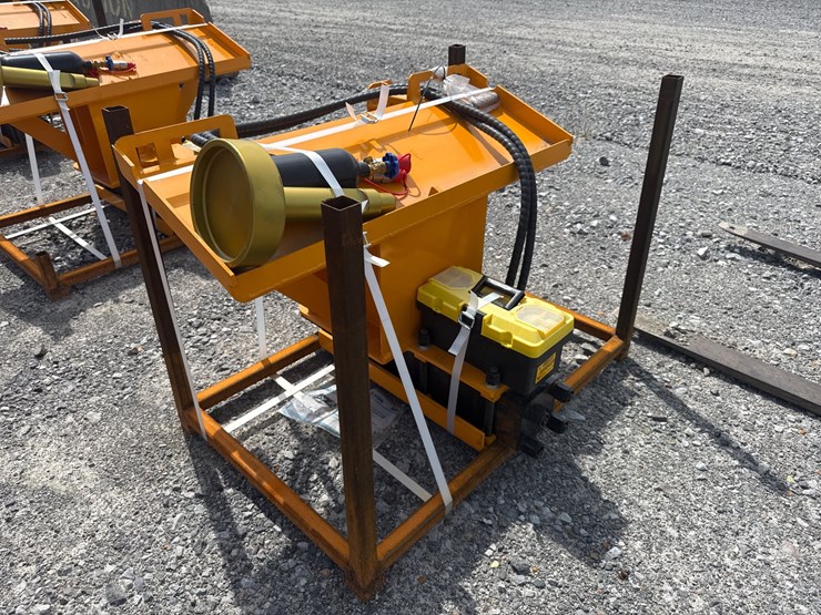 #2003-•-unused-future-sd680-skid-steer-pile-hammer-adzc680260583-inv#48823-image-4