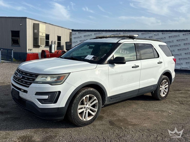 2016-ford-explorer-image-1