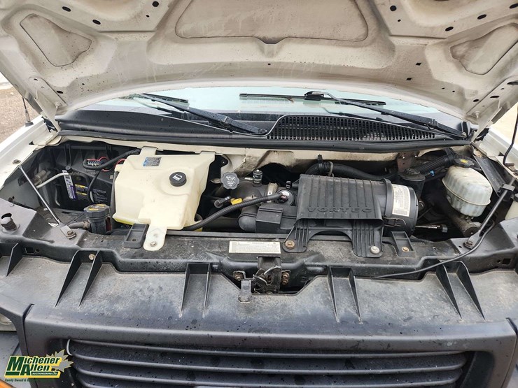 2004-gmc-2500-image-23
