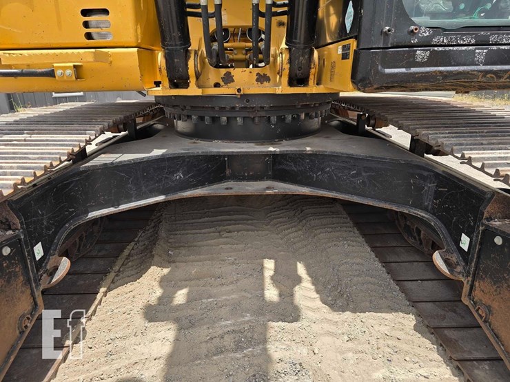 2017-caterpillar-323fl-image-29