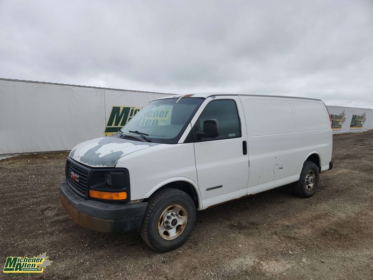 2004-gmc-2500-image-1