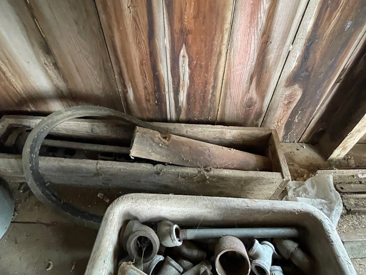 #2336-•-everything-under-workbench-image-5