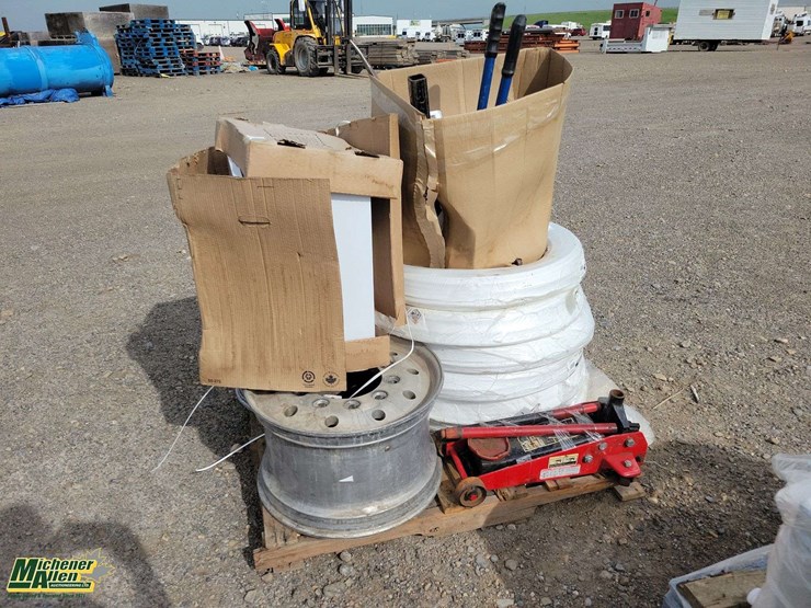 pallet-of-2-rims,6-bundle-of-uponor-aquapexwhite-,lifebreath-hrv-air-exchange-(heater)-,jack,bolt-cu-image-6
