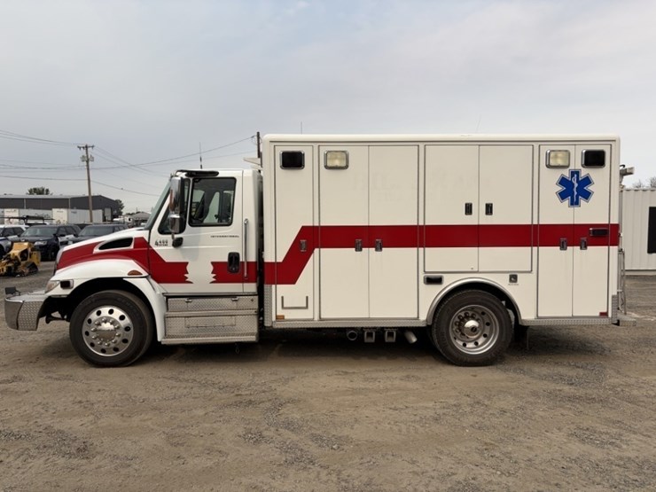 2002-international-durastar-4400-image-7