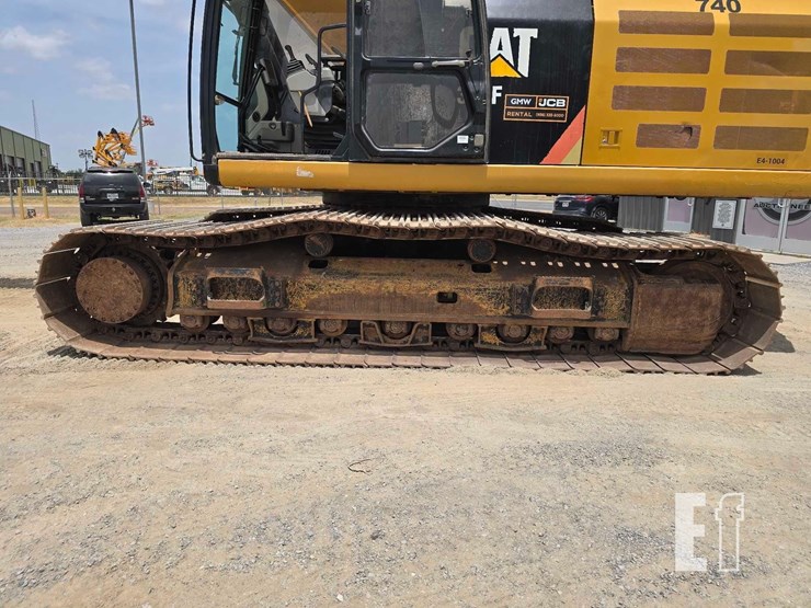 2017-caterpillar-349fl-image-29