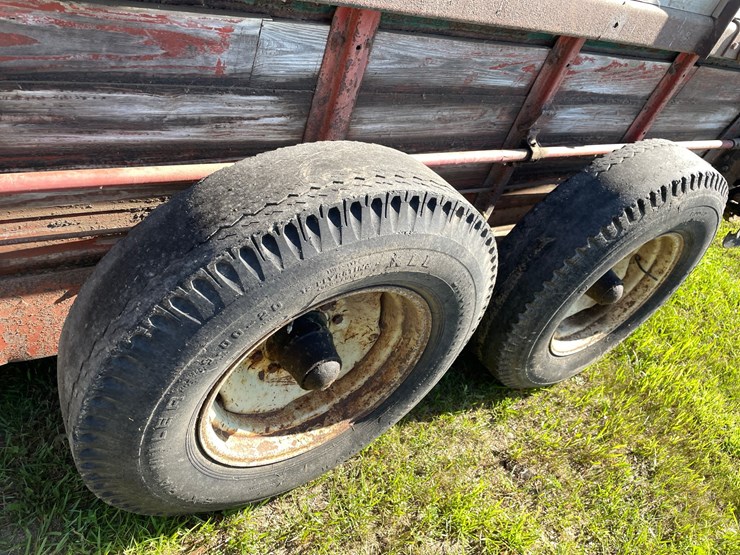 #1034-•-new-idea-manure-spreader-image-17