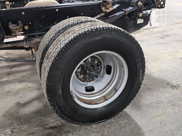 2019-ford-f350-image-18