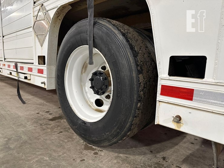 2015-peterbilt-337-image-33