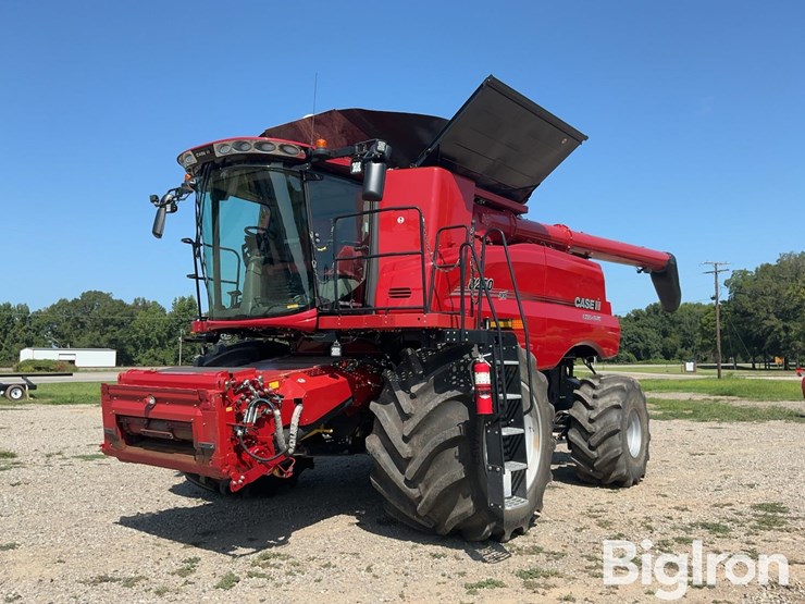 2022-case-ih-8250-image-1