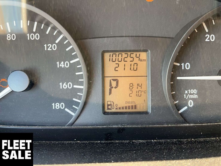 2011-mercedes-benz-sprinter-2500-image-28