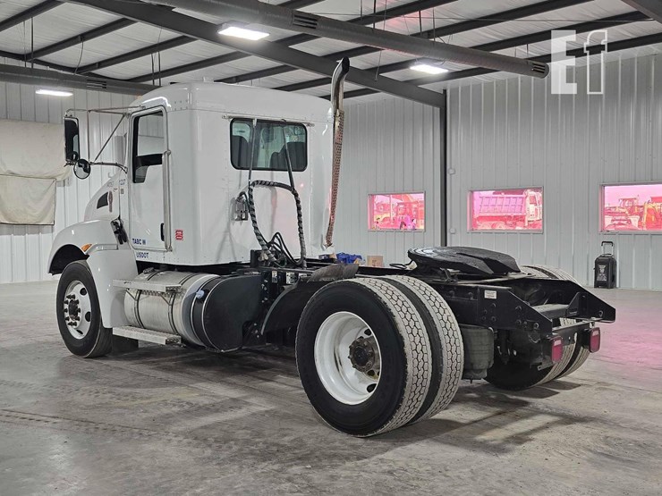 2020-kenworth-t370-image-4