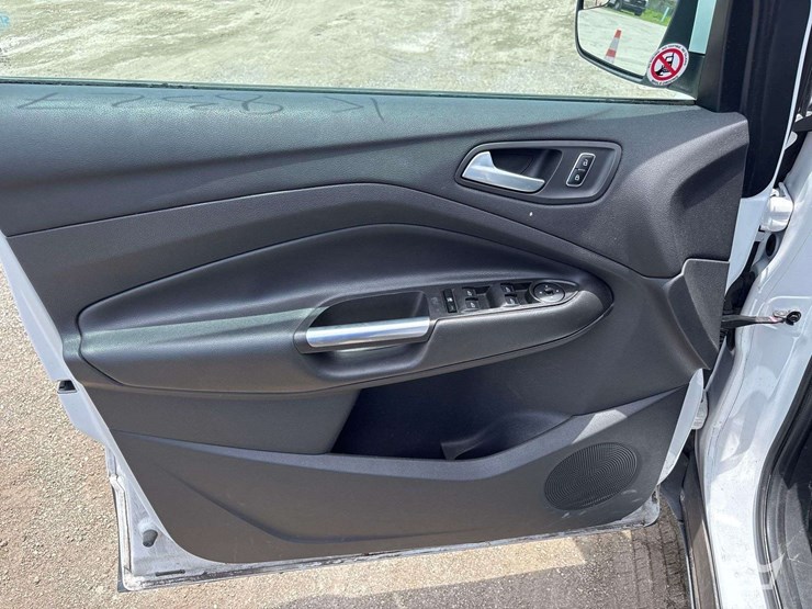 2014-ford-escape-image-10