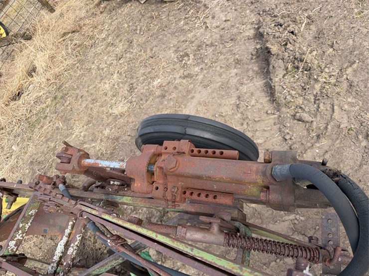 john-deere-no.-44-pull-type-two-bottom-plow-image-10
